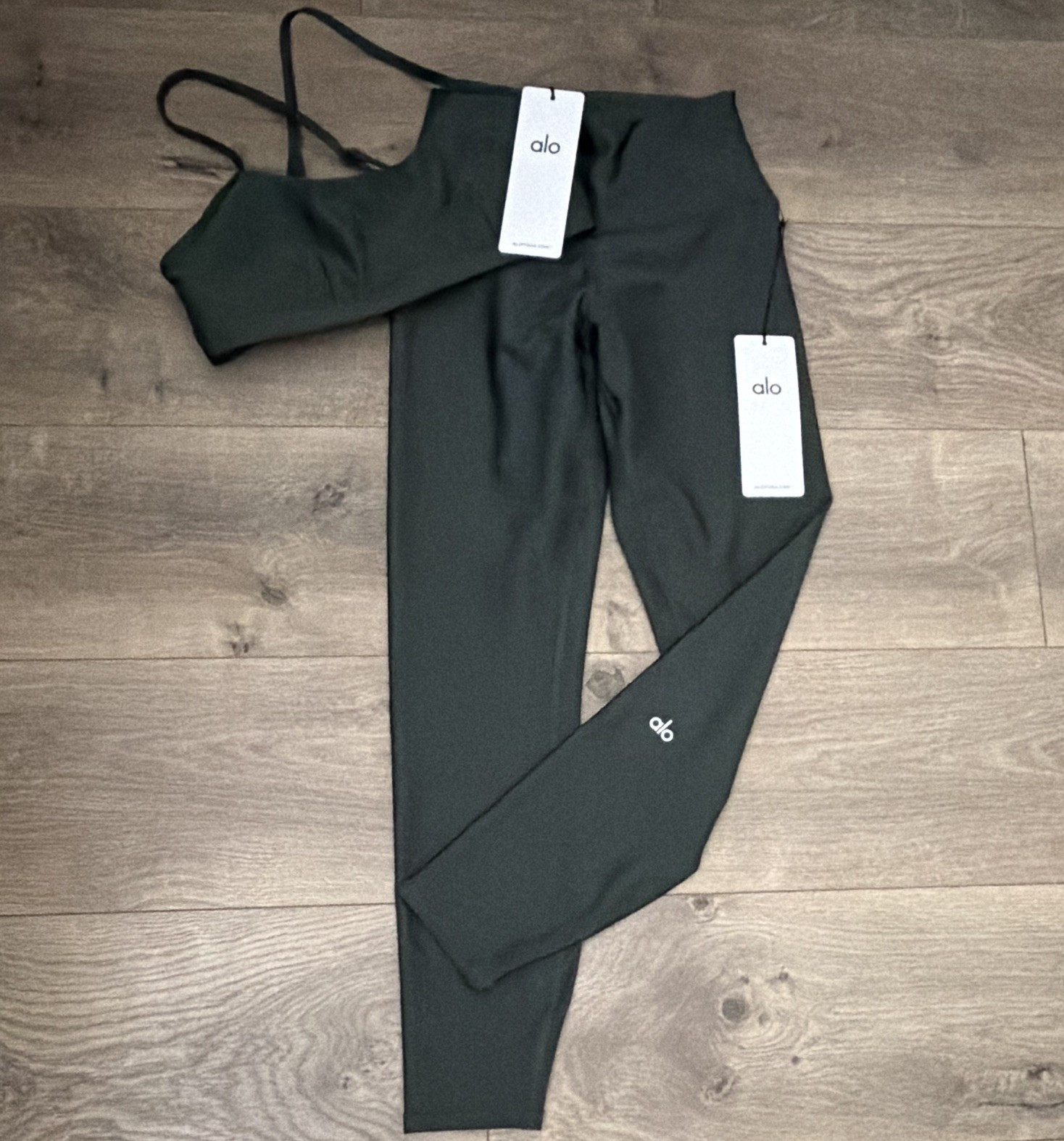 Alo Yoga Airlift Intrigue Bra & 7/8 High-Waist Leggings Set Charcoal Green