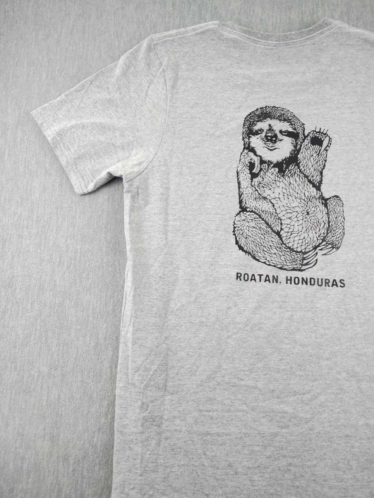 Roatan Honduras T Shirt Womens Medium Gray Sloth Beach Island Travel