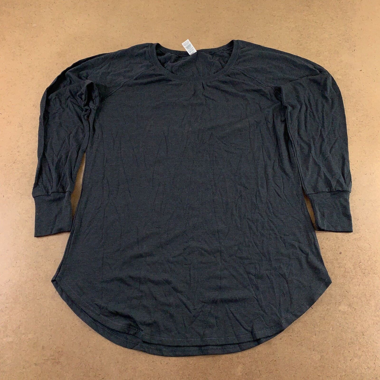 District Perfect Tri Women’s Size XL Charcoal Long Sleeve Round Hem Tee New