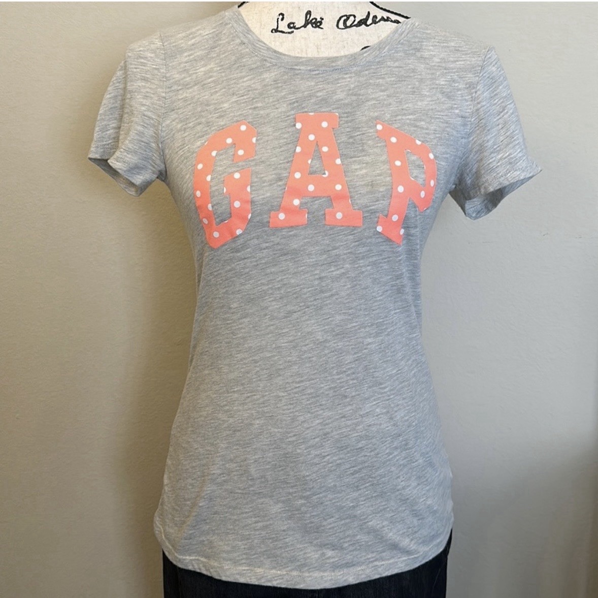 Gap Women’s Gray Pink Logo Graphic Short Sleeve Crew Neck T-Shirt XS