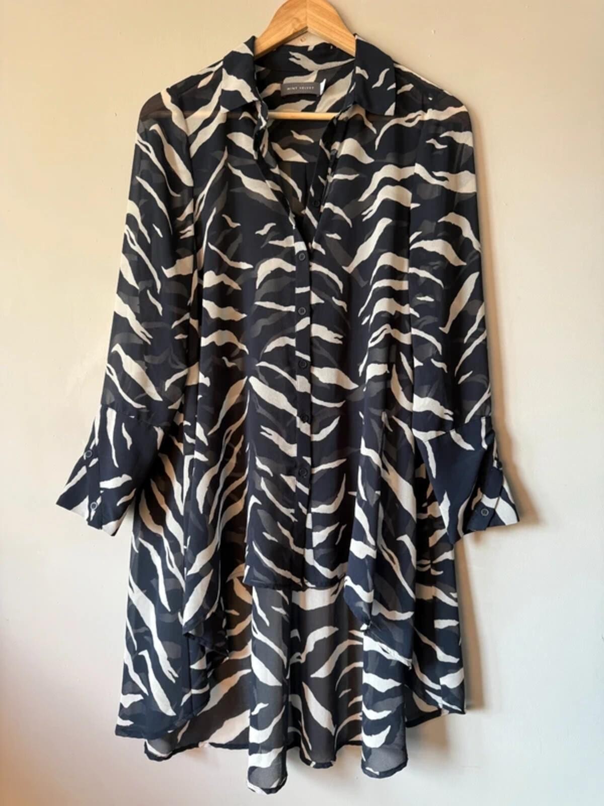 Mint Velvet oversized black and cream print sheer blouse tunic Size 8