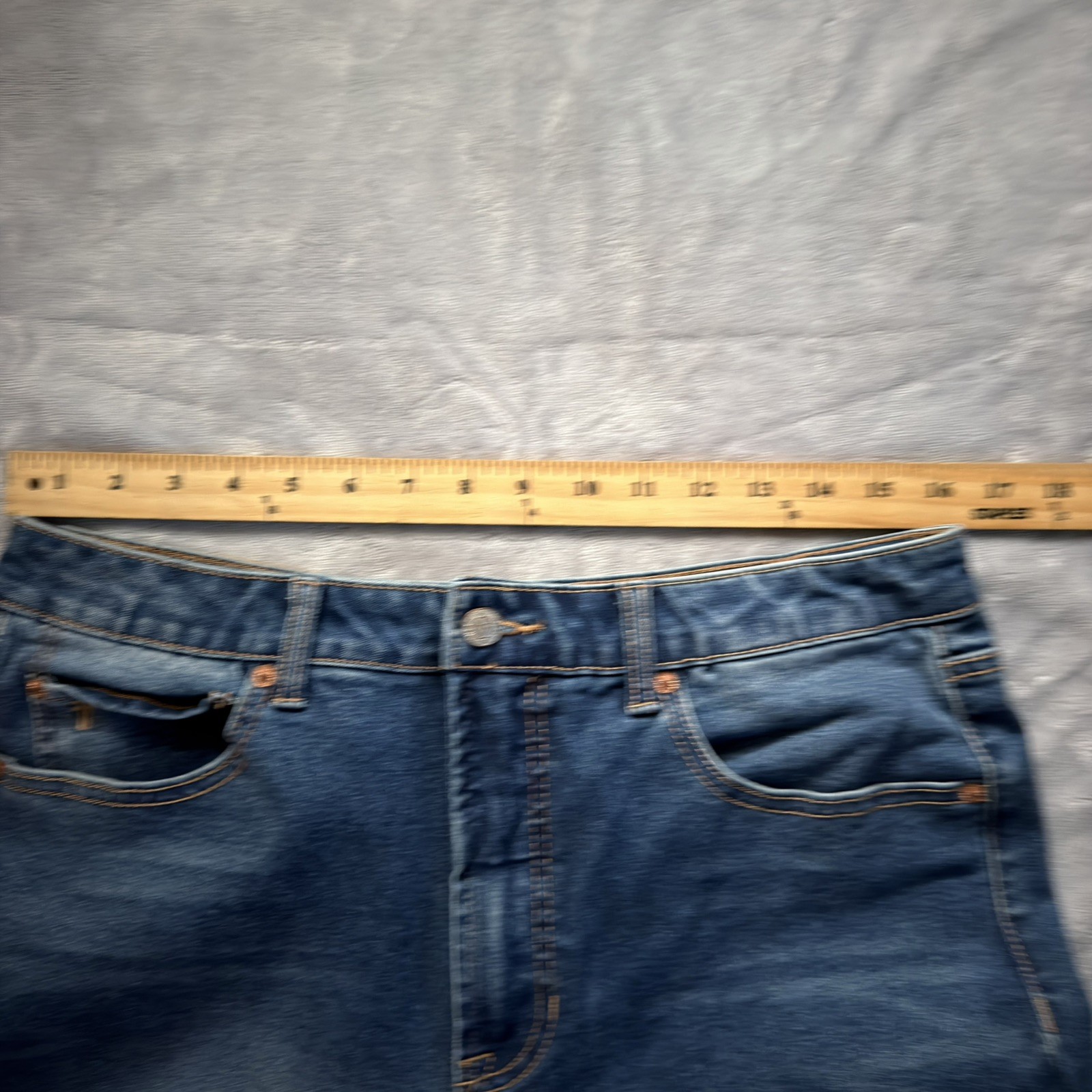 Frye Women’s Blue Straight Leg Stretch Jeans Size 10/30 Medium Wash Denim