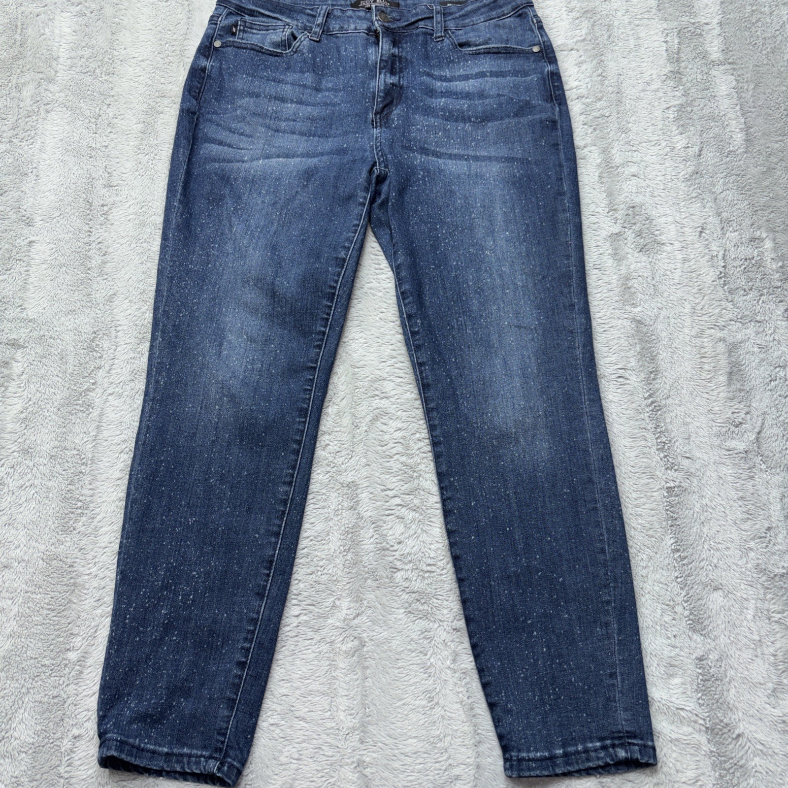Judy Blue Jeans 13/31 Relaxed Fit Bleach Splattered Mineral Wash Stretch Denim