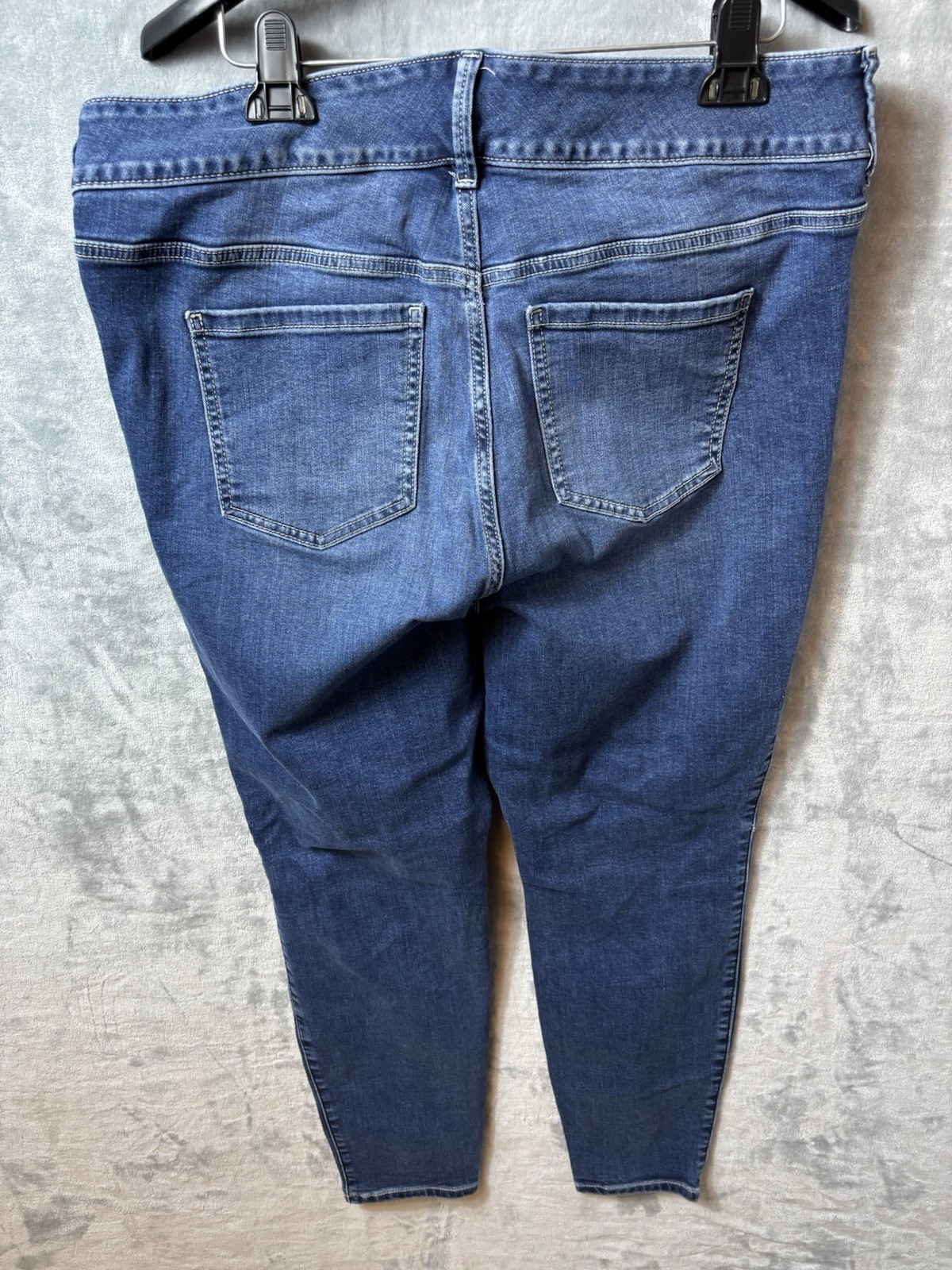 Torrid Woman’s Jeggings Size 18 R Medium Blue Zip And Button Fly Jeans Stretch
