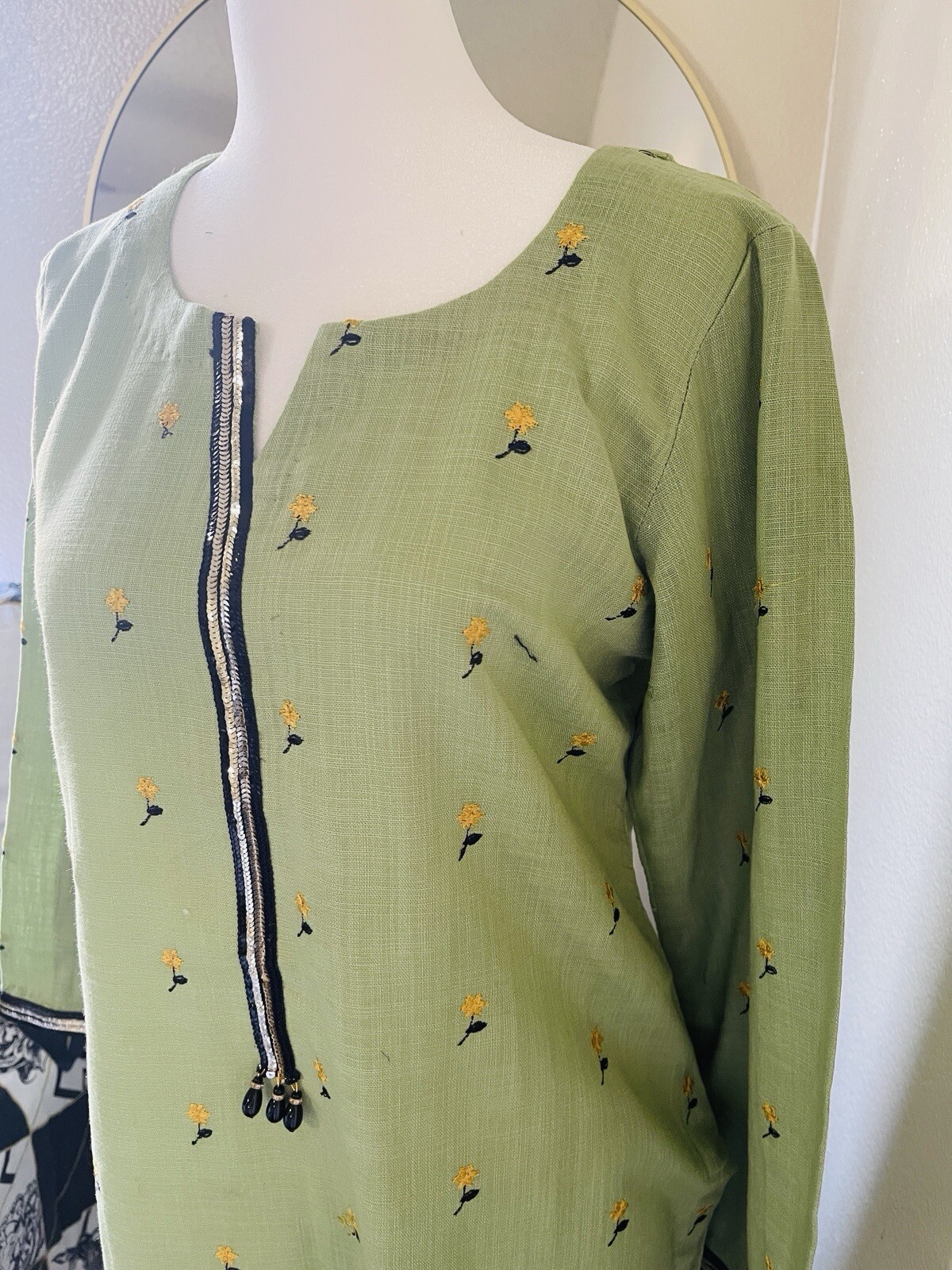 2 Pc Embroidered Slub Khaddar Set With Lace Detailing On Neckline