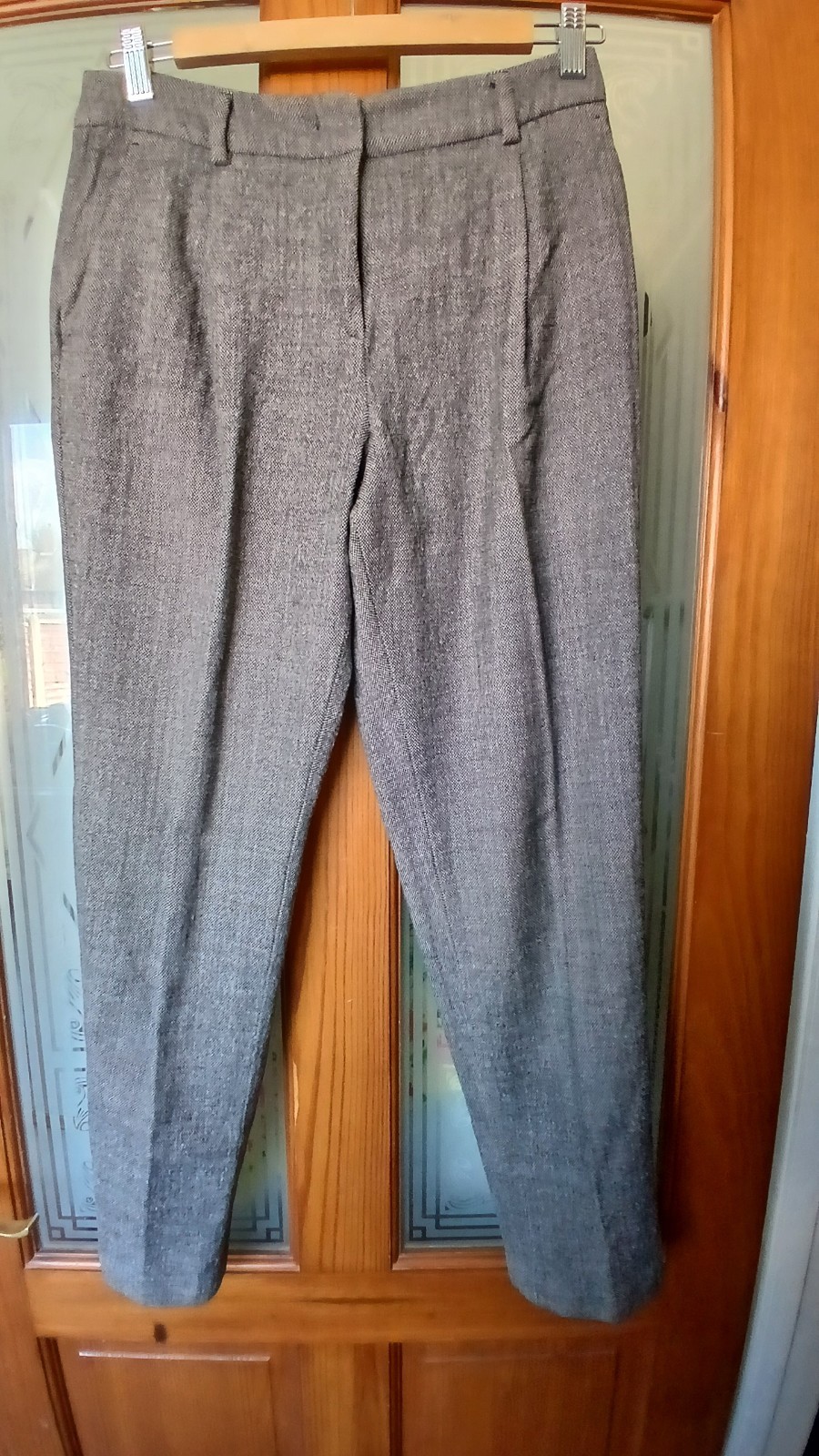 Max Mara Trousers Size 8 Wool Waist 28 Inches Inside Leg 28 Inches