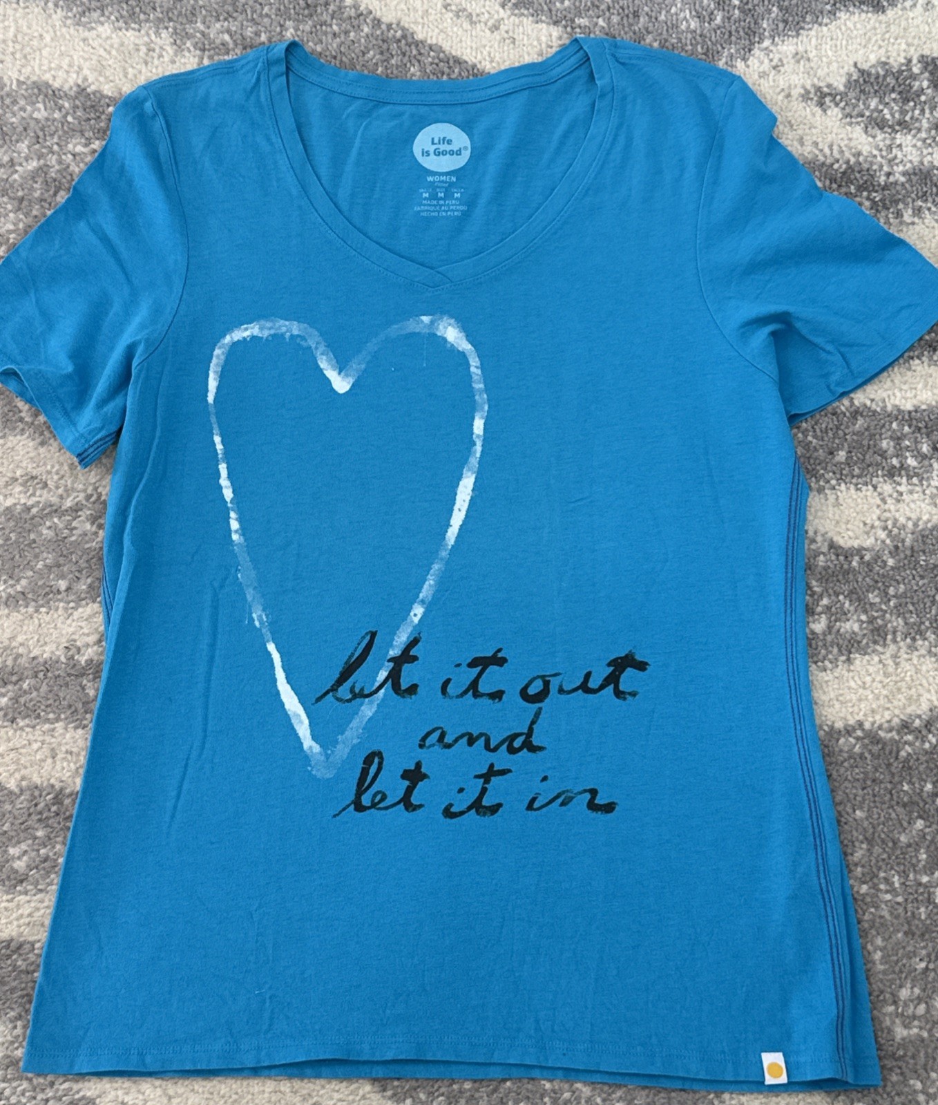 Medium Life Is Good Shirt Fitted T-shirt Let it in V-Day Heart NWOT Stock 2016