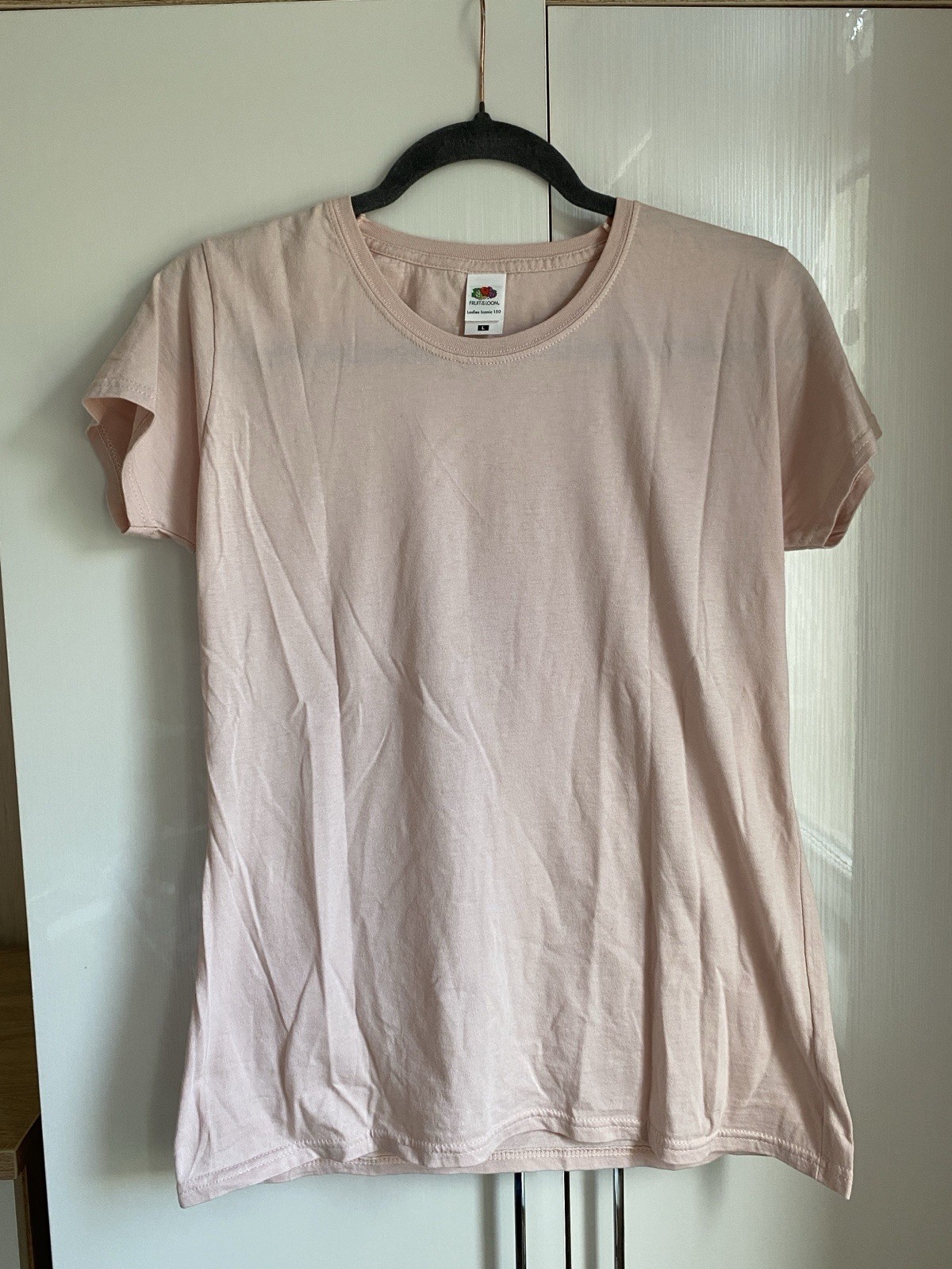 Fruit of the Loom Women’s Plain Pink T-shirt. Size L. Brand New. Never Been Worn