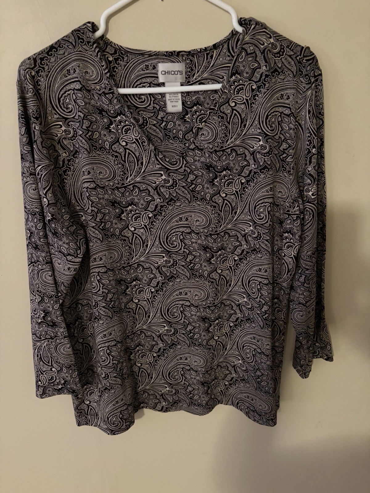 Chico’s Paisley Knit V-Neck 3/4 Sleeve Stretch Pullover Tee Black/Ecru Sz 2