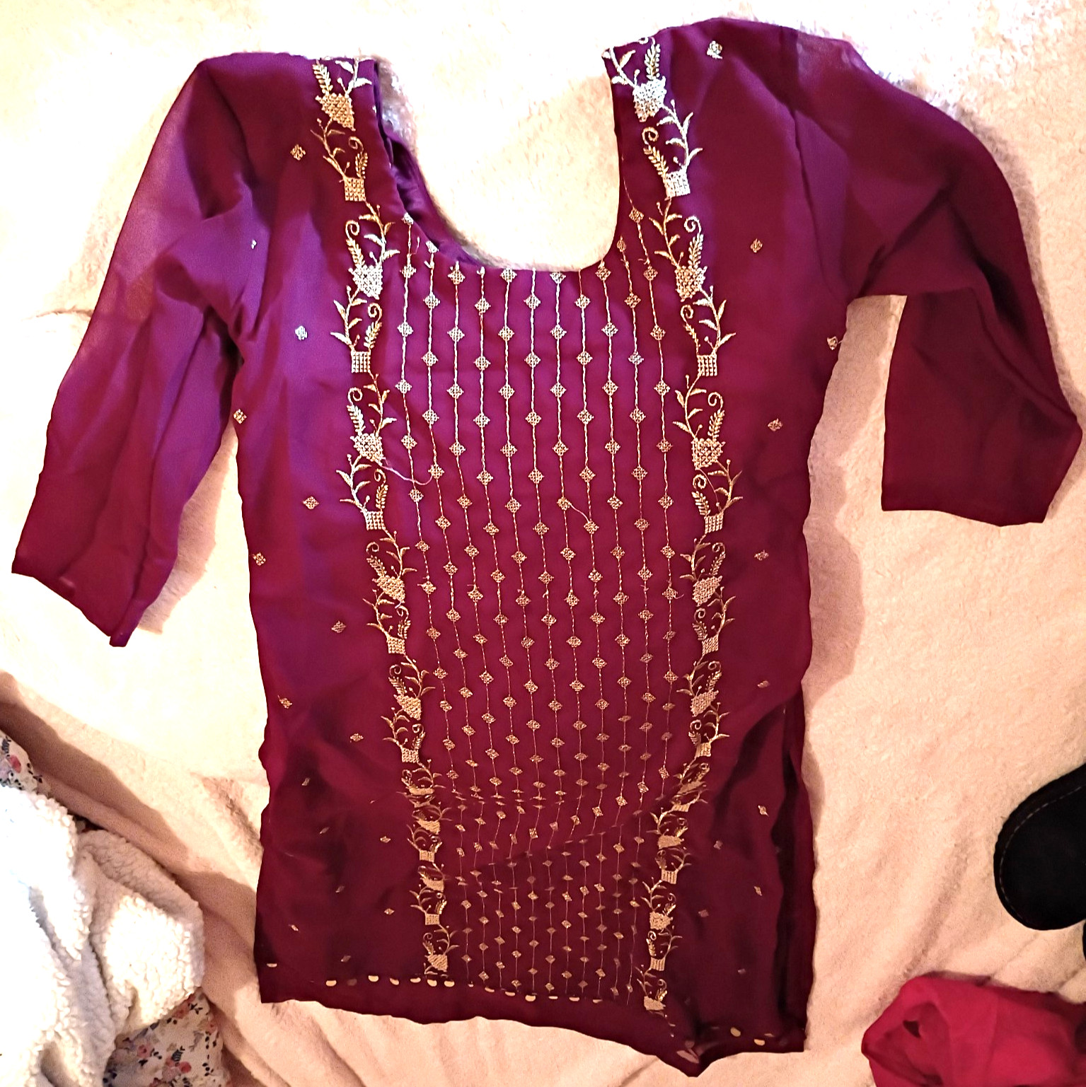 Kurta tunic dress India Pakistan womans Small, burgundy, gold embroidery, zipper