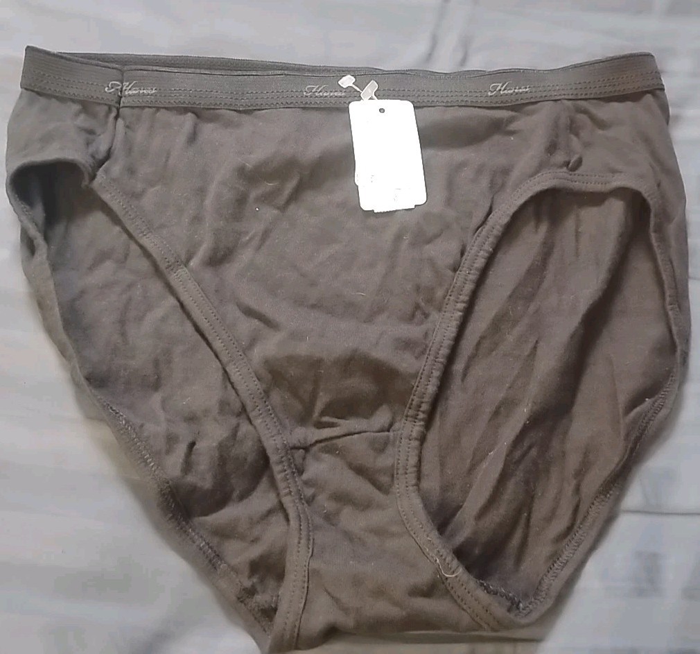 Lot of 4 NWOT Women’s Hanes Underwear Size 7 Assorted Colors