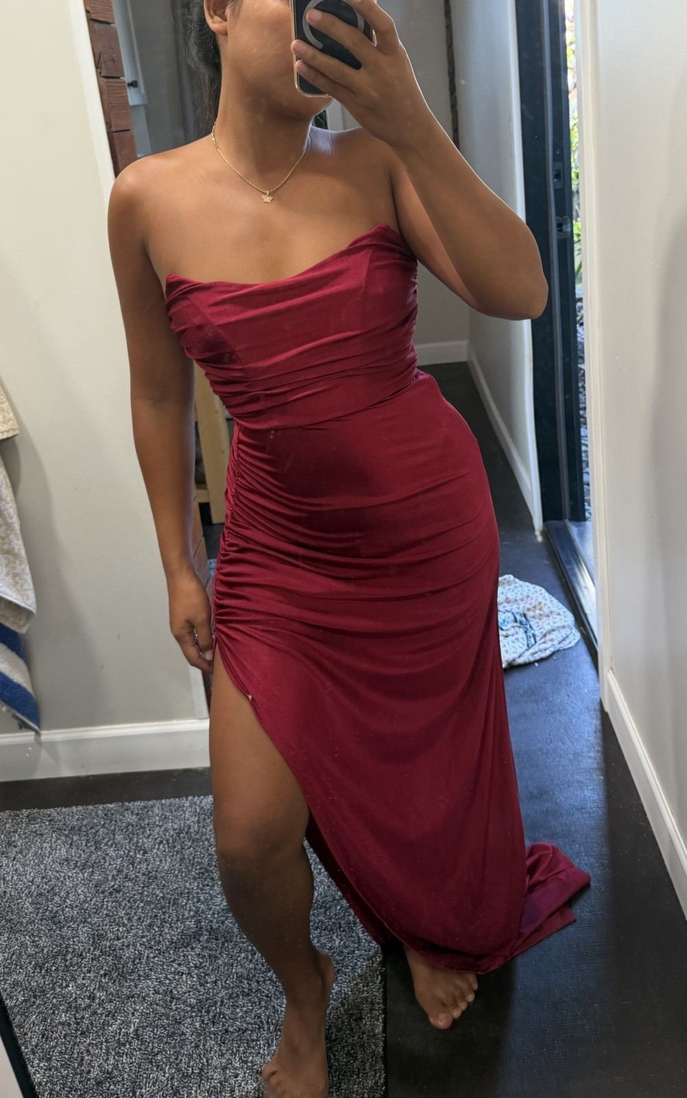 Luci in the Sky Burgundy Satin Strapless Ruched Sweetheart Slit Gown Dress M