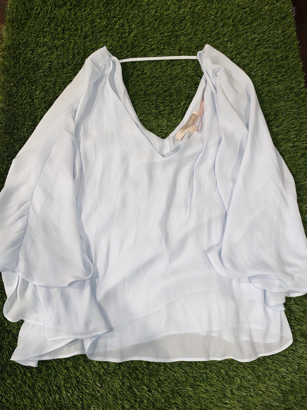 Forever 21 Women’s Light Blue Chiffon V-Neck Ruffle Flutter Sleeve Blouse L