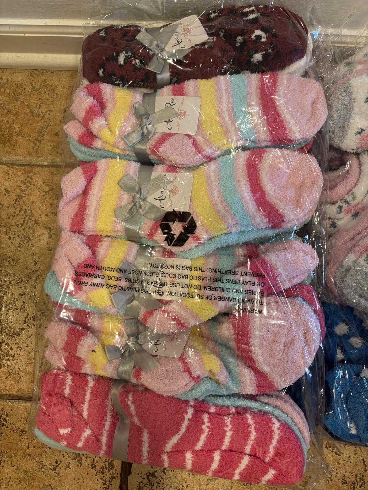 Lot of 32 Packs Cozy Fuzzy Socks 96 Pairs NEW Women’s Plush Slipper Gift Sets