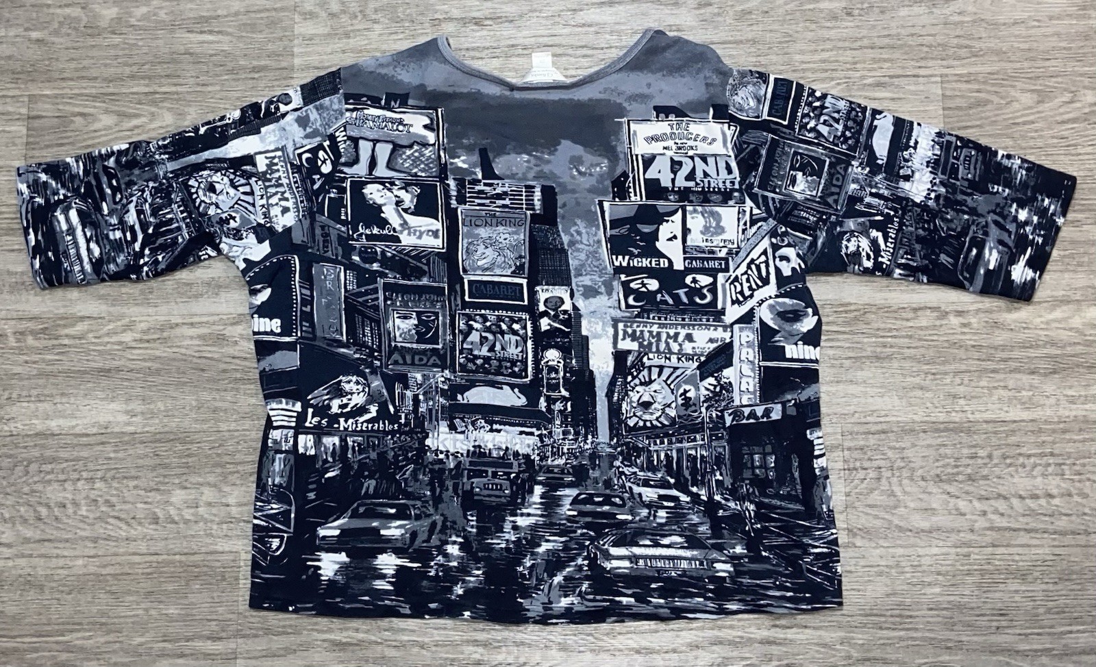 Cj Banks Times Square NYC Broadway Woman’s Top Y2K Black White 2xL Noir