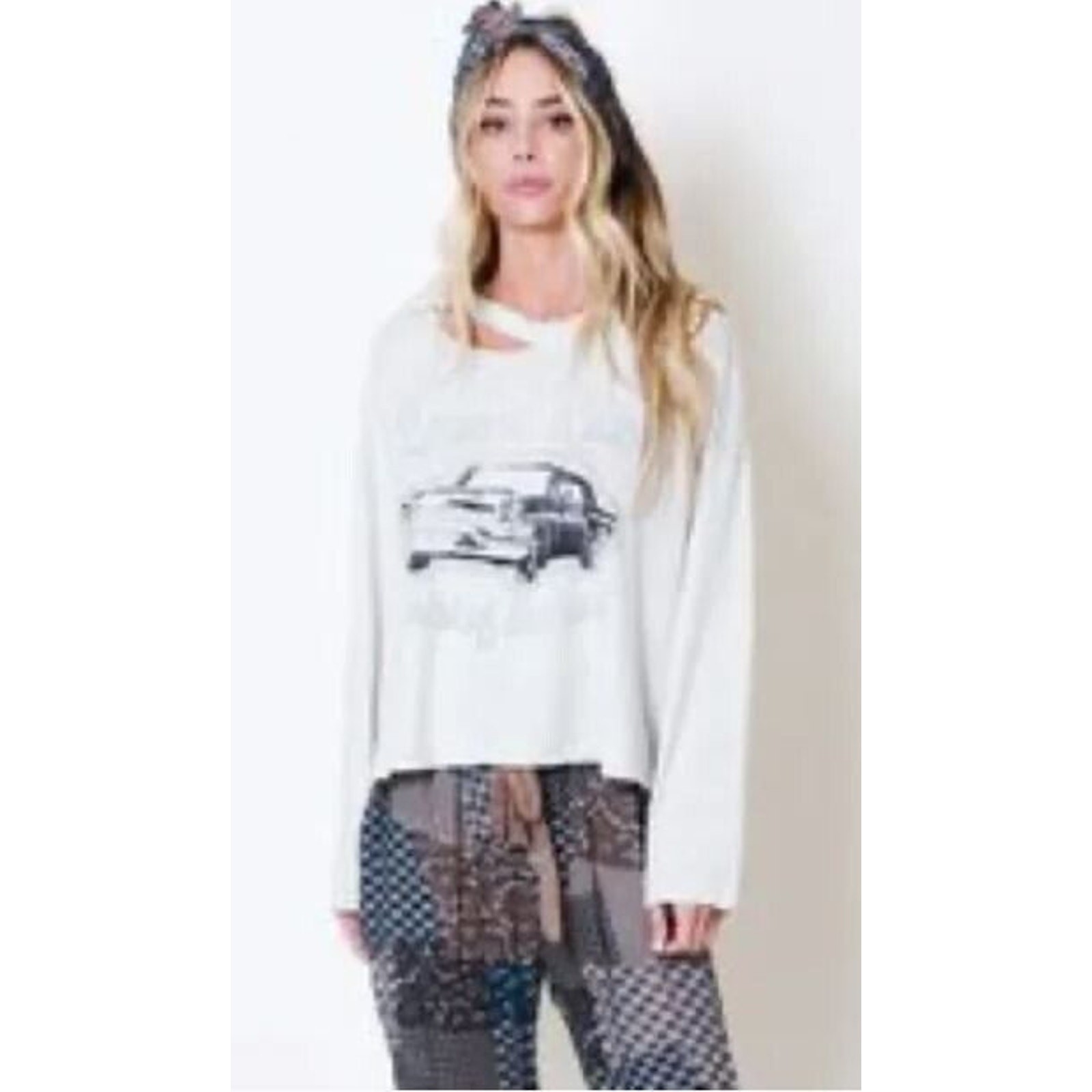 Wanderlux Distressed Graphic Sweatshirt Legend Rider Spirit of the Road Medium