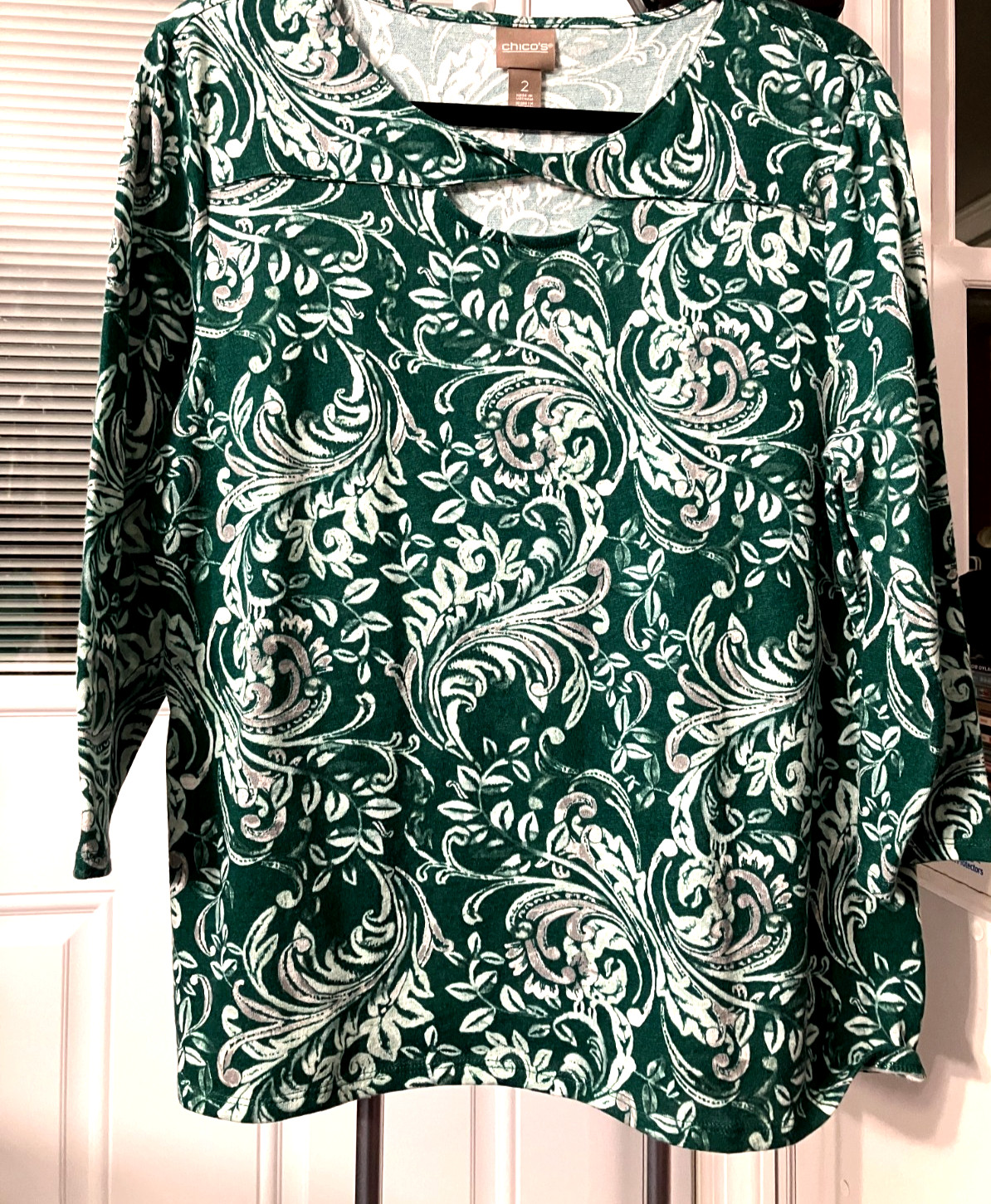 NWT L CHICO’S SZ 2 SHADES OF GREEN GRAY KEYHOLE TOP POLY SPANDEX JY03-6