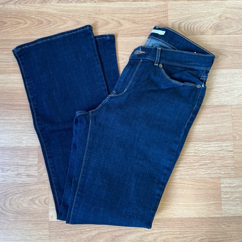 Dark Blue Women’s Jeans Levi’s Classic Boot cut sz29