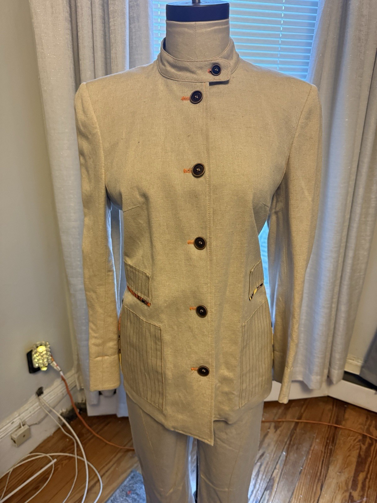 Harve Bernard by Bernard Holtzman Tan Suit Size 4 Pant Size 6 Jacket and Pants