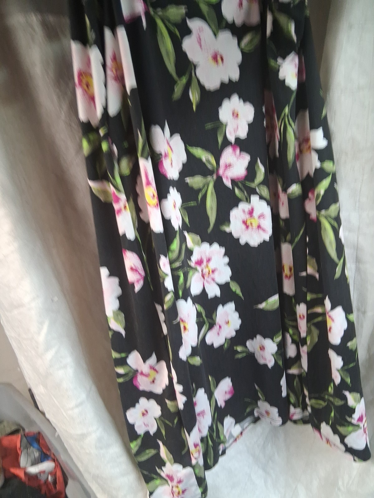 Joyspun Womens Lace Trim Knit Chemise Black With Pink Flowers 3X (22W-24W)