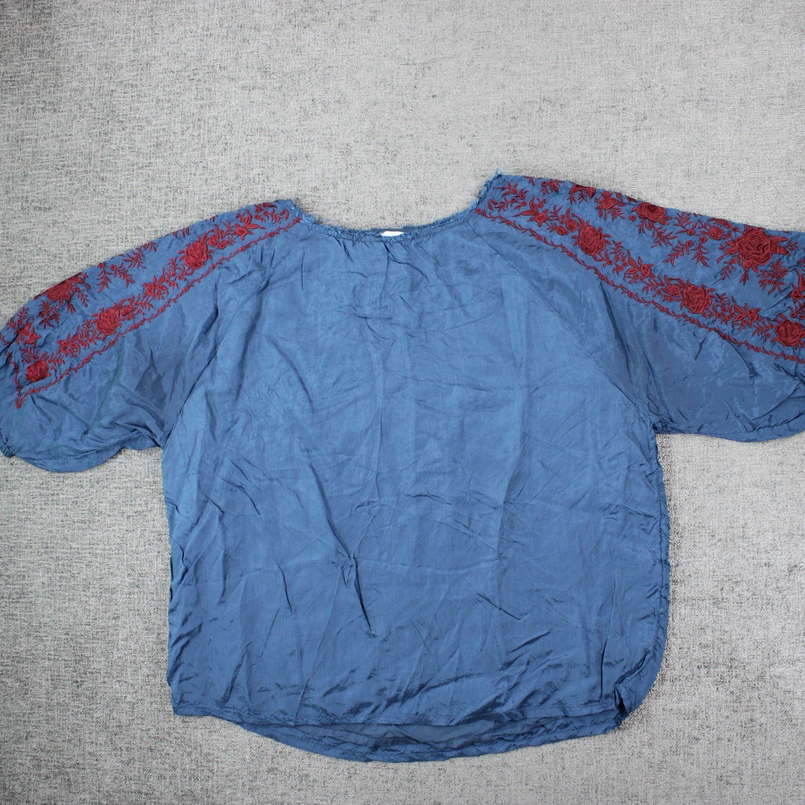 Sundance Blue Embroidered Floral Boho Blouse Top Women Medium Raglan Sleeve
