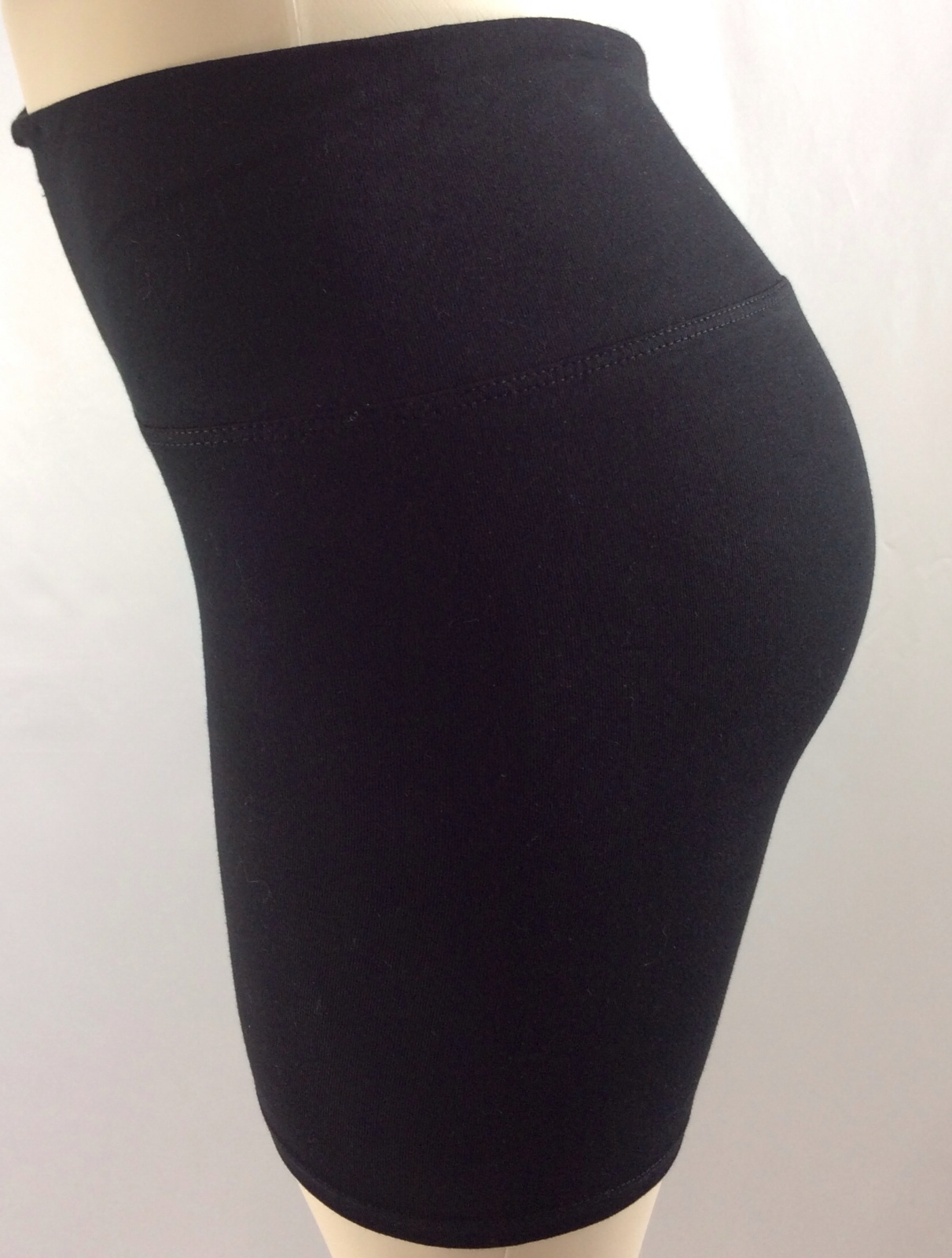 Venley Women’s 6” inseam 95% Cotton Fitted Lounge Gym Shorts Black Size M
