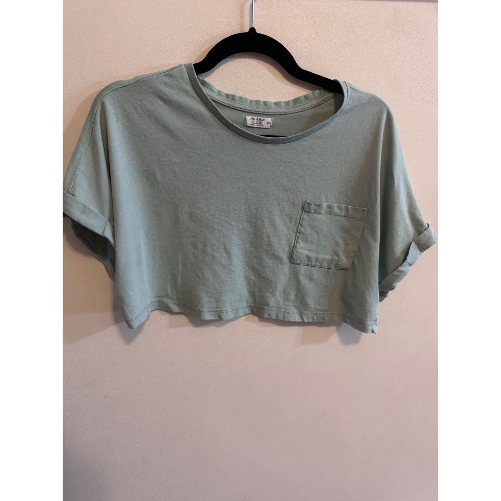 Ardene Basic Sage Green Cropped Pocket T-Shirt Women’s Medium Short Sleeve