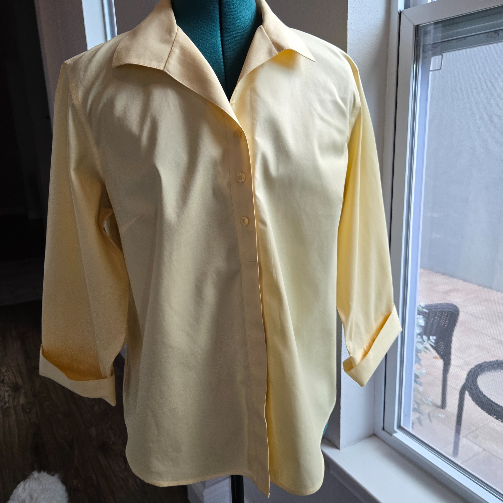 Chicos Womens Button-up Non Iron Shirt Yellow 3/4 Sleeves Size 2