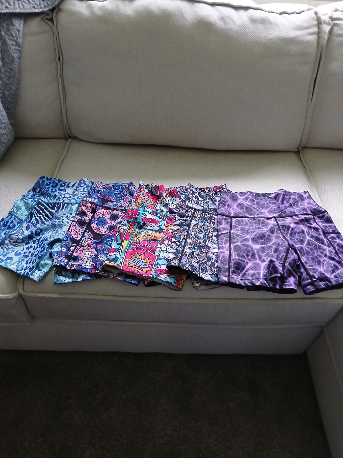 5 Pair Constantly Varied Gear Squats Approved Women’s Yoga Shorts Small