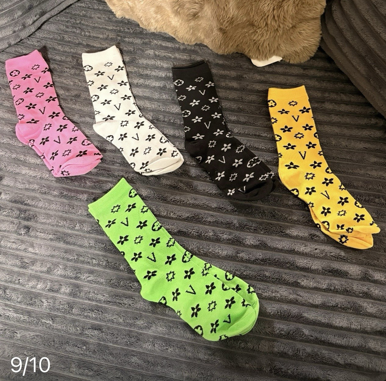 Women’s Crew Socks 5 Pairs Multicolor Logo Pattern One Size Mid Calf