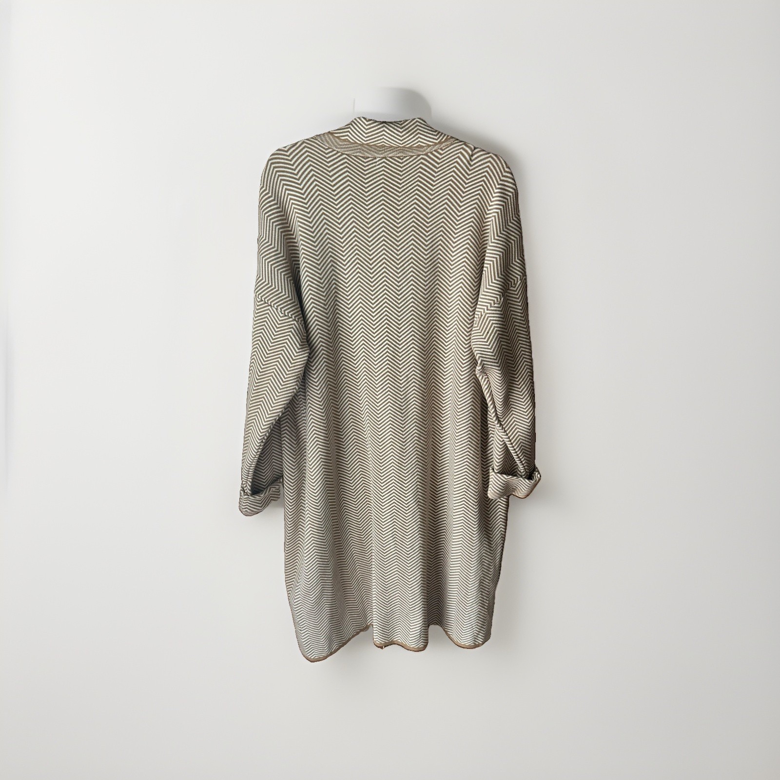 Women’s Nine West taupe and white chevron knit long coat / cardigan Size 2X