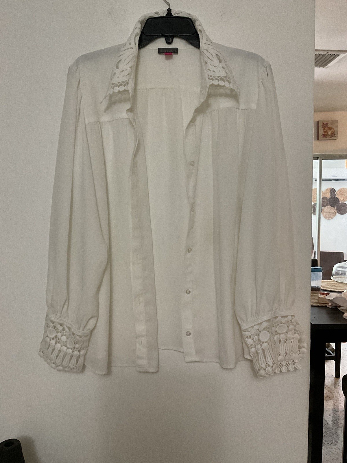 Vince Camuto Women’s White Blouse Size XL long Sleeve