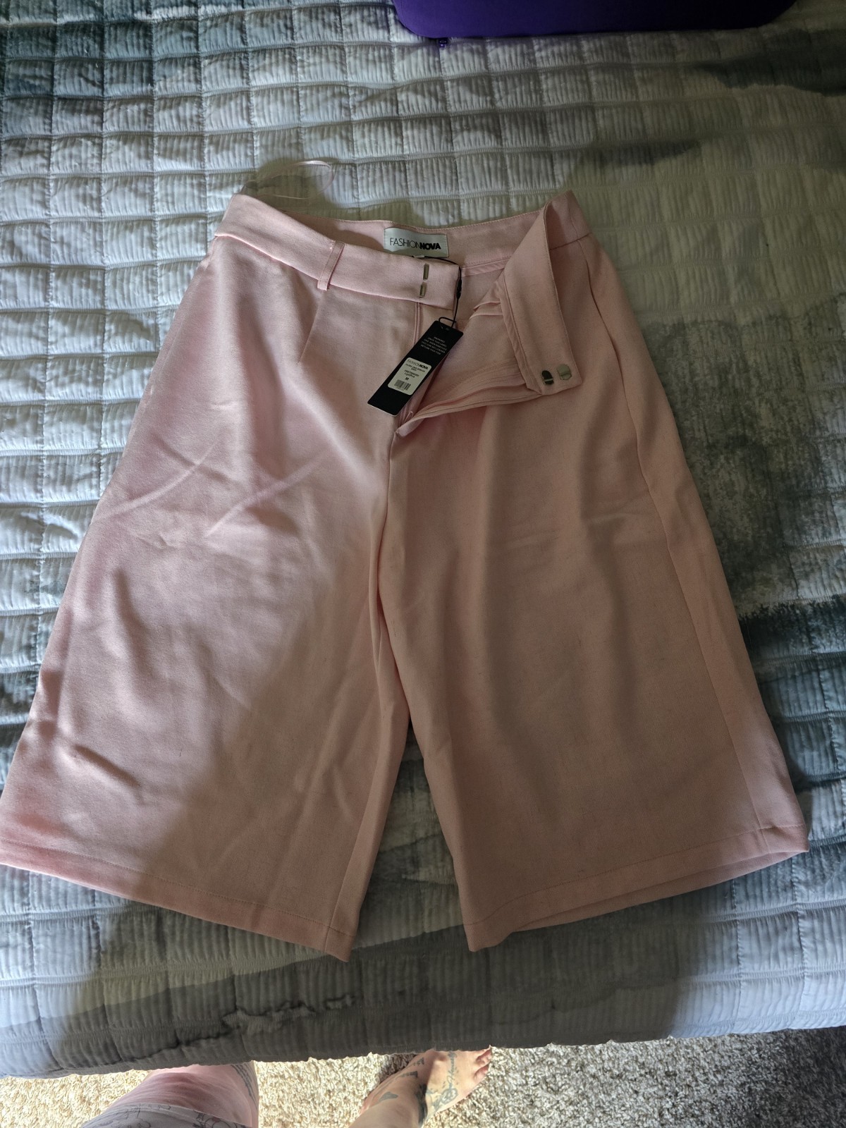 Fashion Nova Women’s Pink Bermuda Shorts Size M Regular Fit Polyester Button