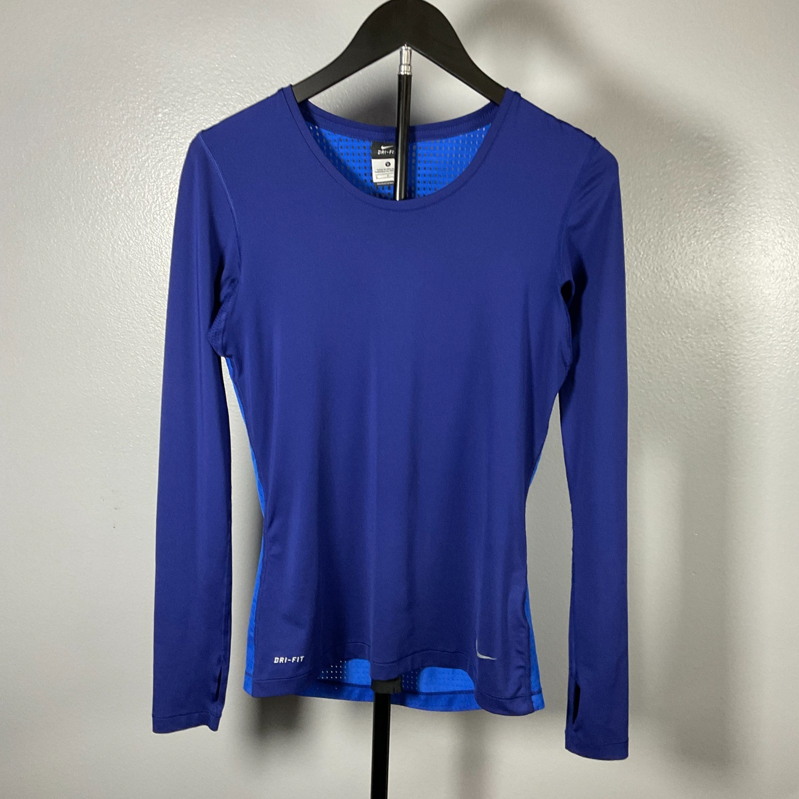Nike Women’s Dri Fit Pro Hypercool Long Sleeve Shirt With Thumb Holes Mesh Back