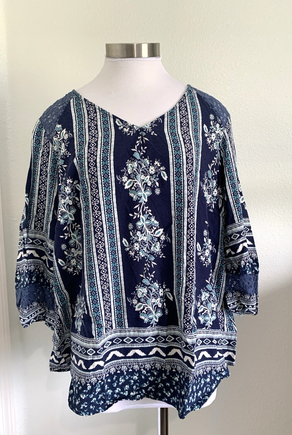Figueroa & Flower Tunic Top Womens 2X Blue Floral Embroidered Lace Boho Peasant