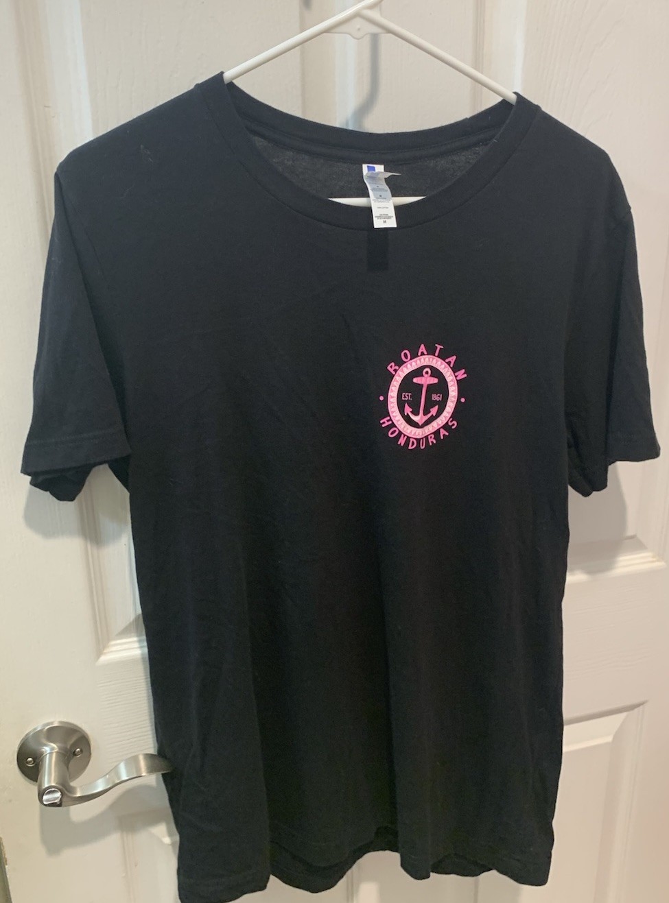 Roatan Honduras Women’s Black & Pink T Shirt. Size: M
