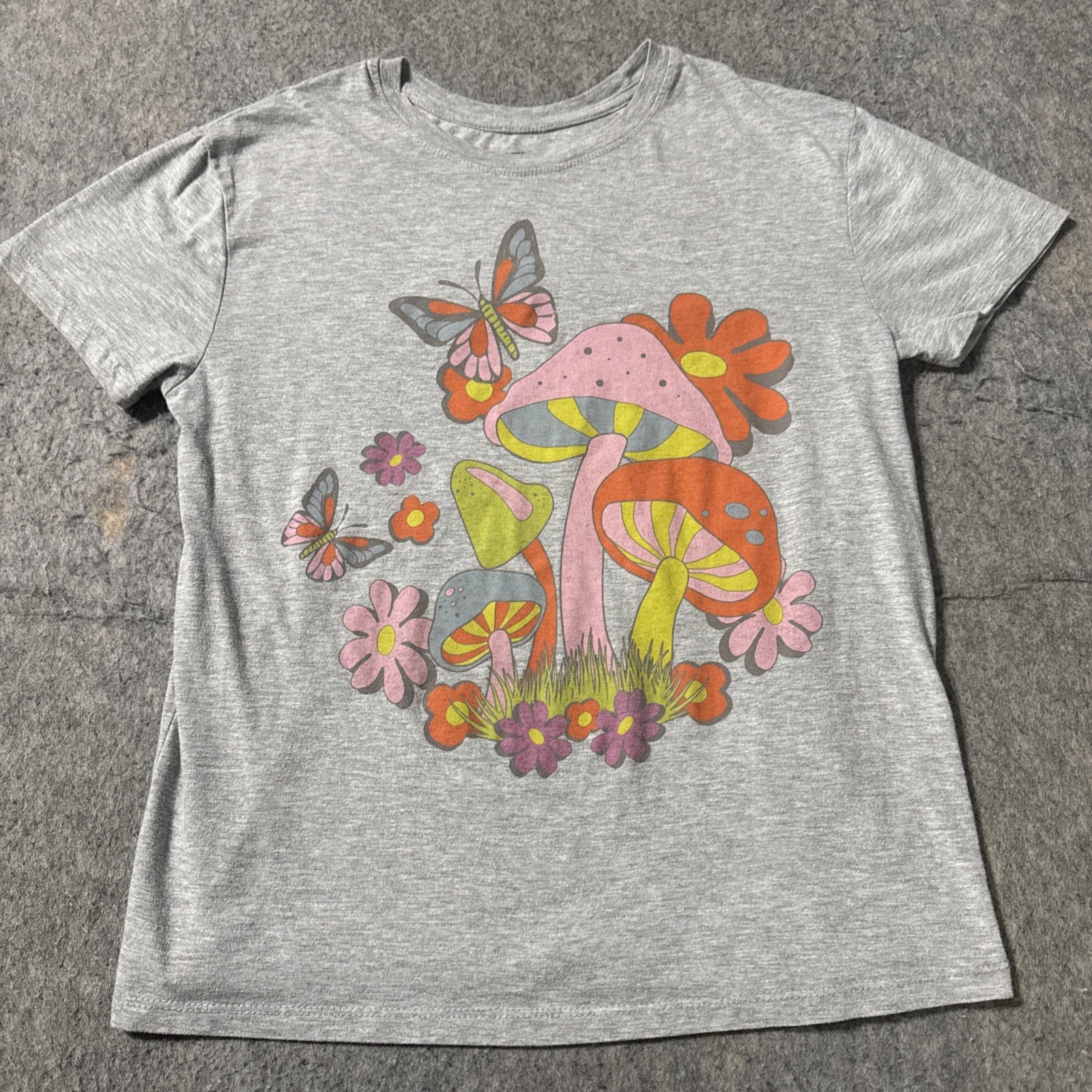 Modern Lux Graphic Tee T Shirt Women’s M Mushrooms Butterflies Flowers Print