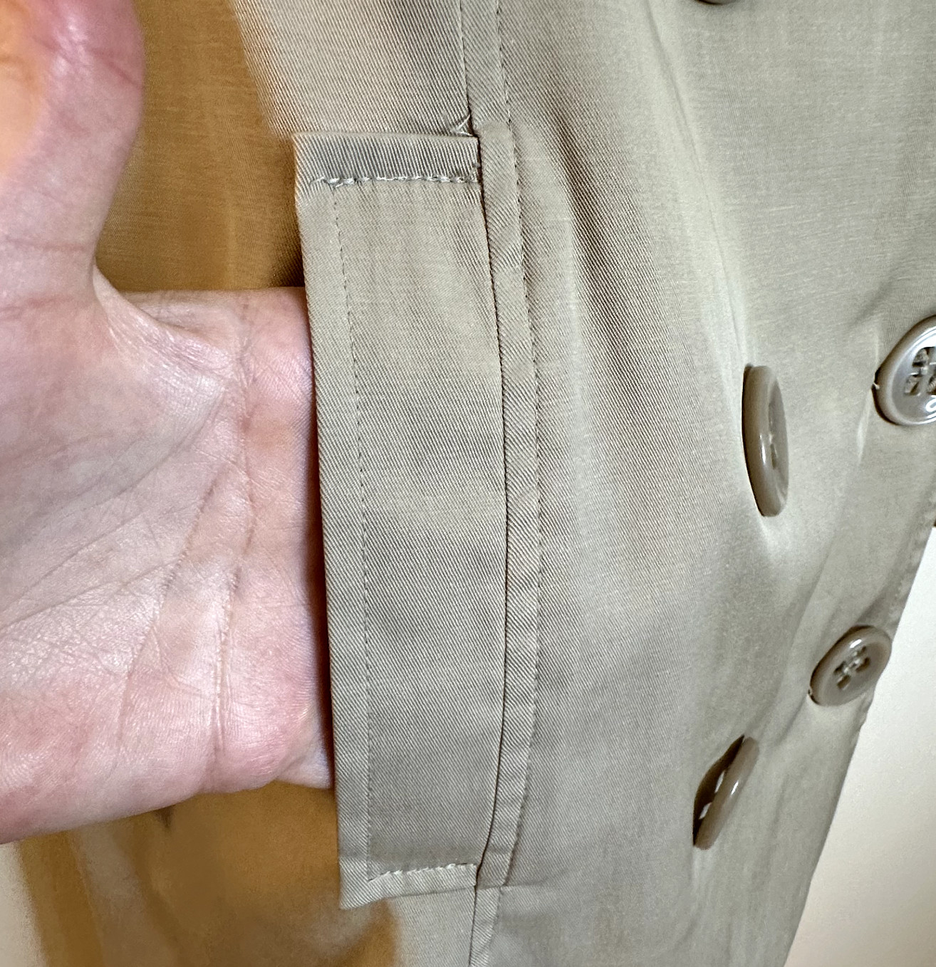 Vertigo Paris Khaki Beige Classic Double Breasted Trench Coat Women’s XL No Belt