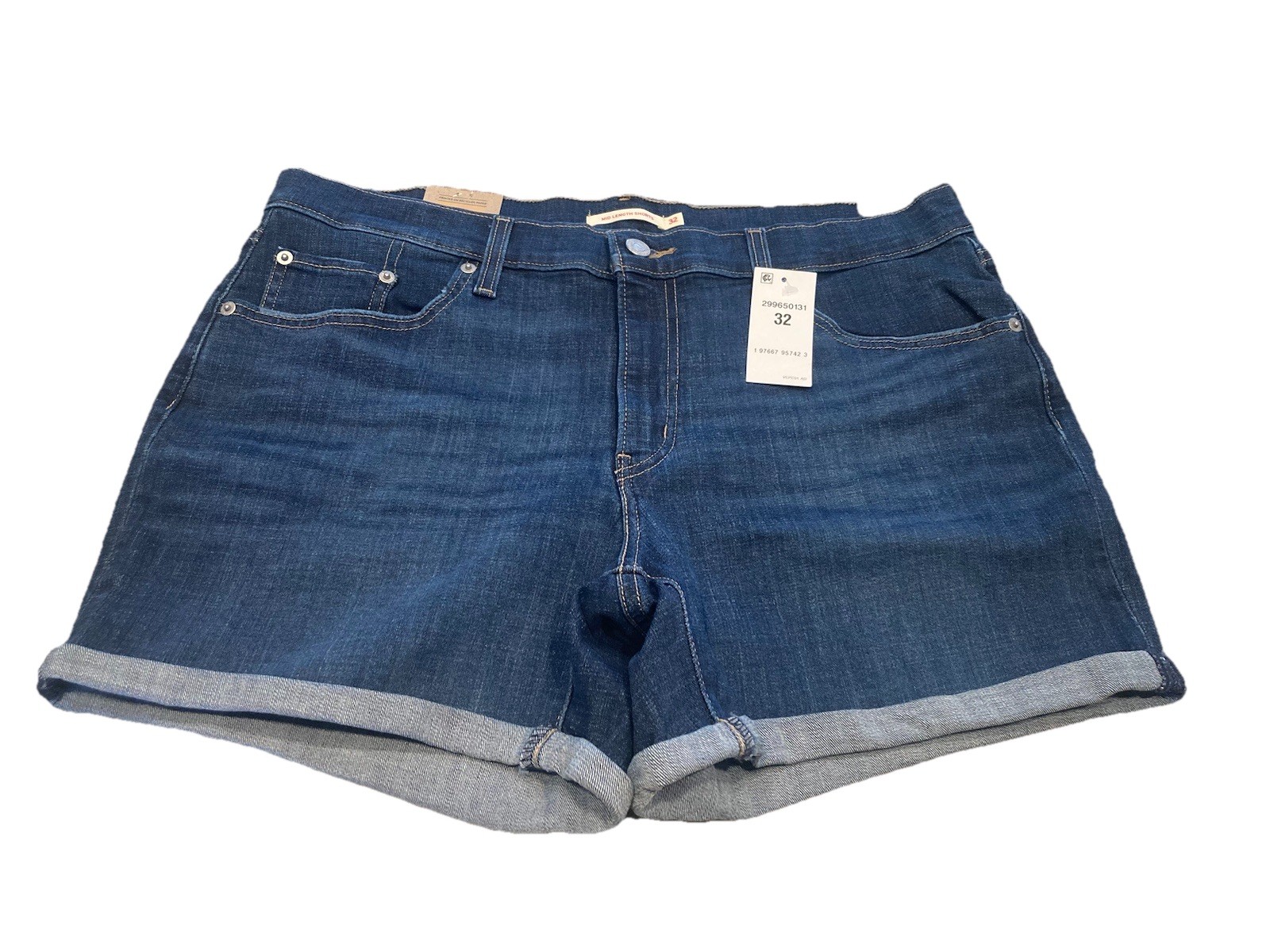Levi’s Woman’s 32 Mid Length Denim Shorts NWT