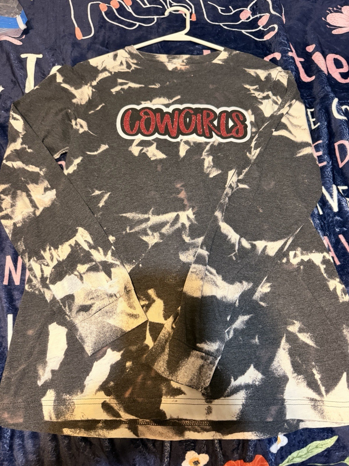 Women’s Tie-Dye Cowgirl Long Sleeve Crew Neck Pullover T-Shirt Glitter S