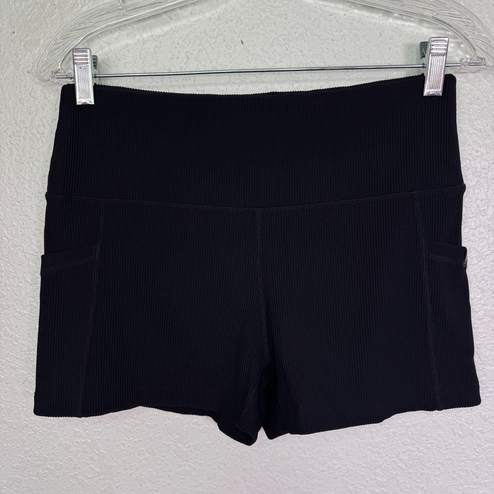 Constantly Varied Gear Shorts Womens Medium Ribbed Black Bike Yoga Gym 2.5 Inch