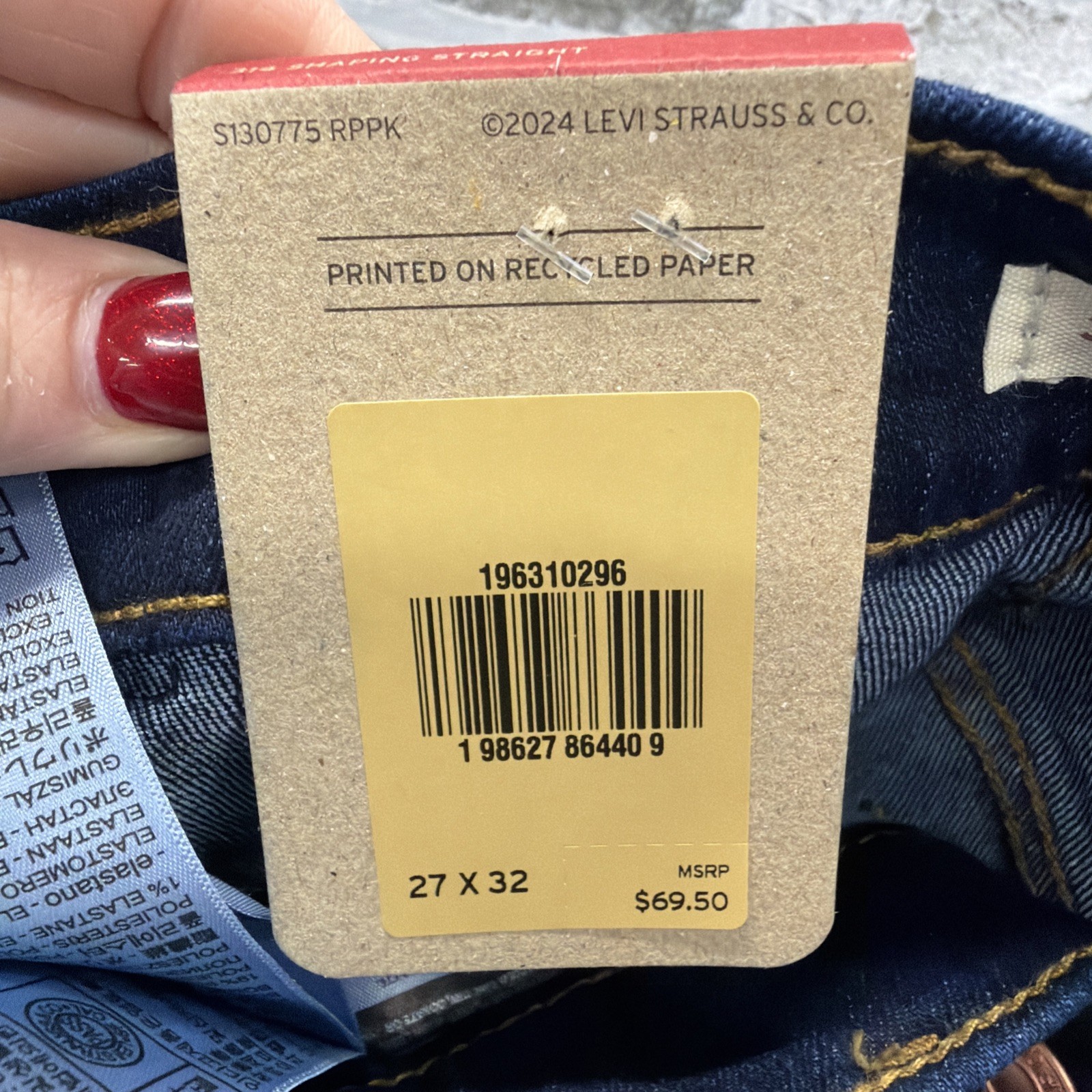 Levi’s Women’s 314 Shaping Straight Mid-Rise Stretch Denim Jean Size 4 27×32