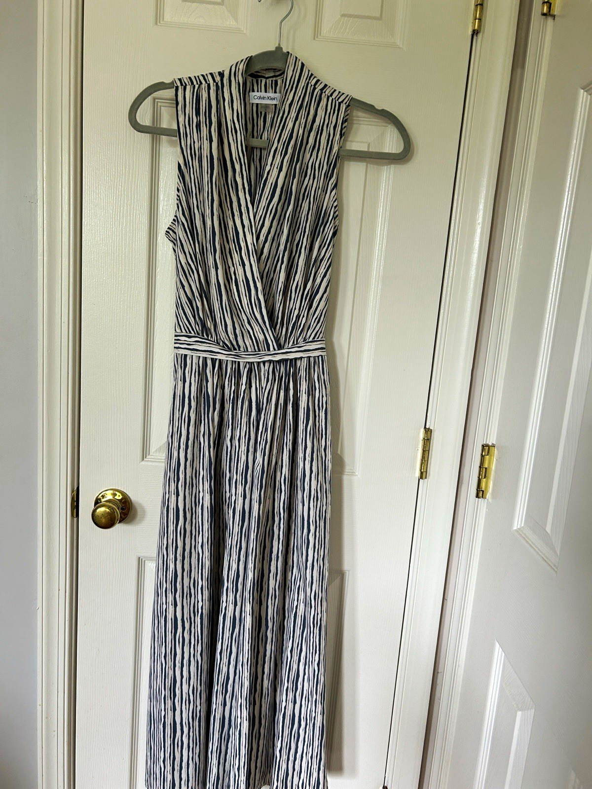 Calvin Klein Black & White Striped V-Neck Sleeveless Maxi Dress Belted Size 4