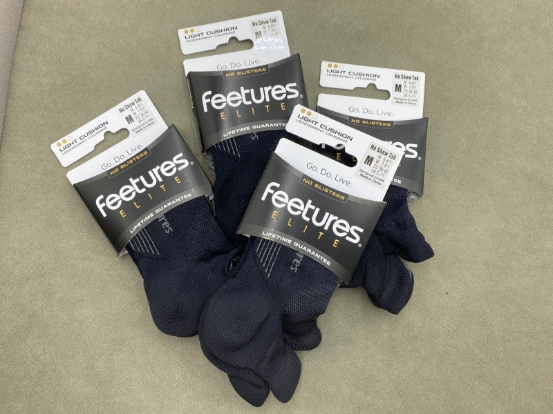 4 Pack Women’s Size M Feetures Performance Cushion Black Elite No Show Socks