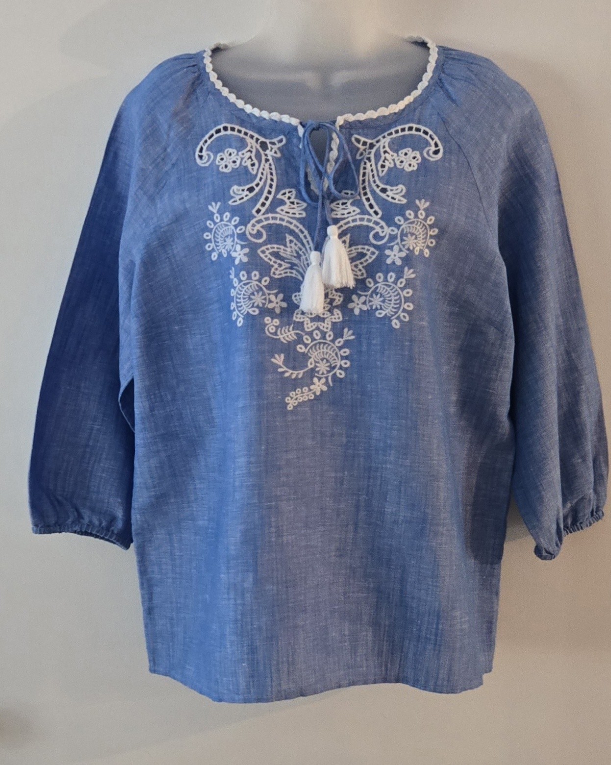 Womens Talbots Top Sz M Blue With White Embroidery Cotton/Linen Euc