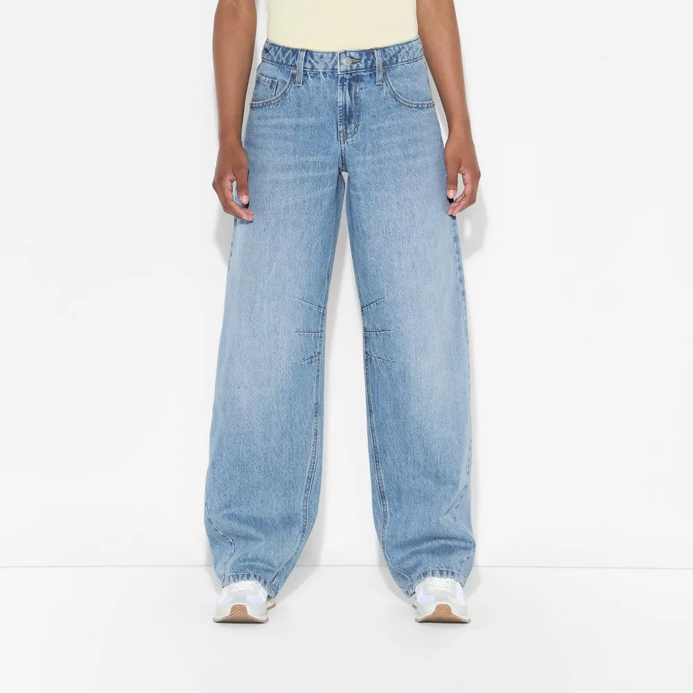 Women Mid-Rise Barrel Jeans – Wild Fable Light Wash 12