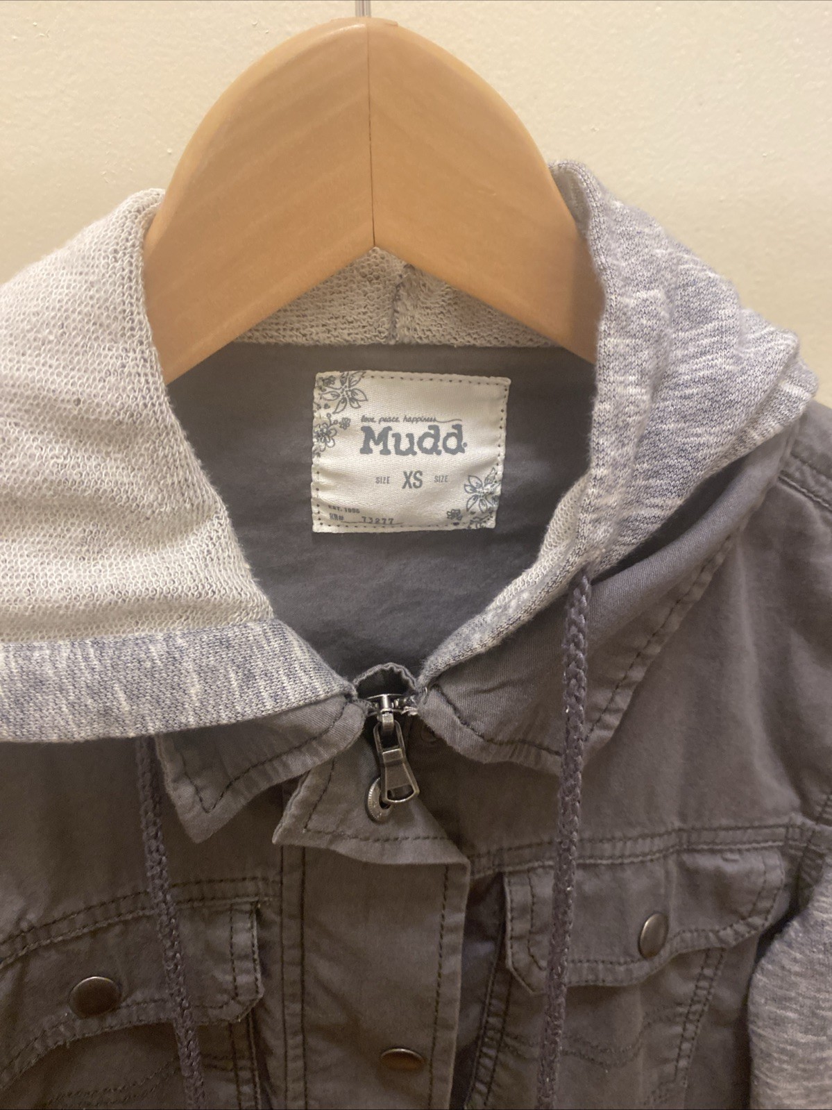 Mudd Women’s Gray Hooded Jacket Drawstring Waist Snap Buttons Pockets Size L