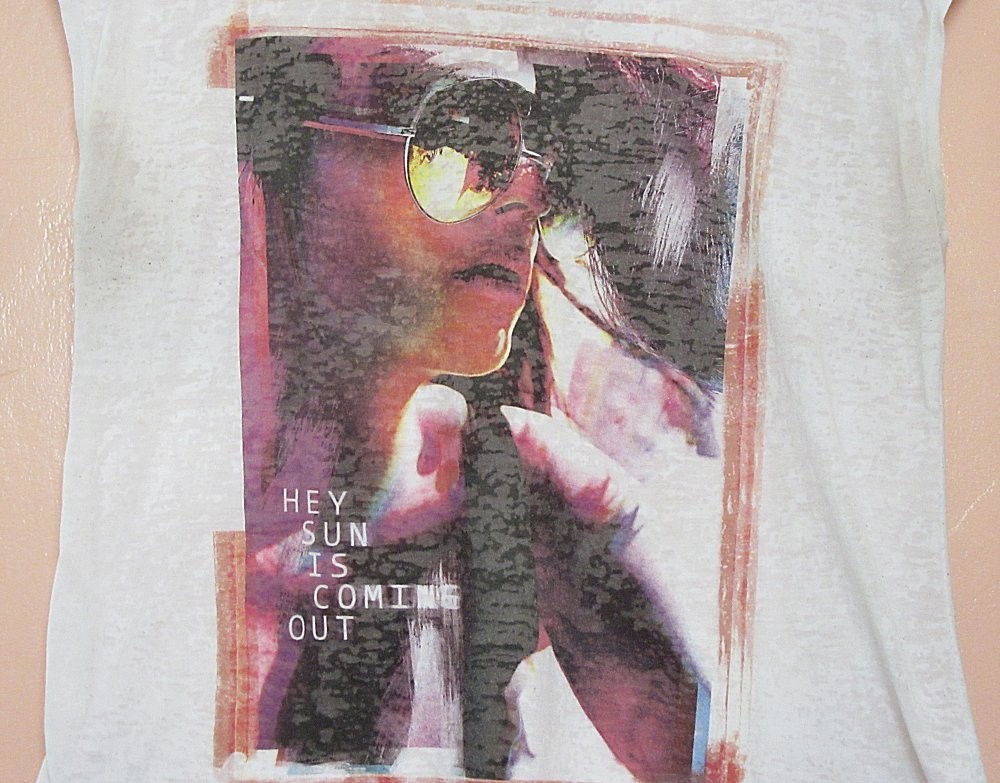 MNG Jeans Women’s sz S Hey Sun Is Coming Out graphic burnout tee white