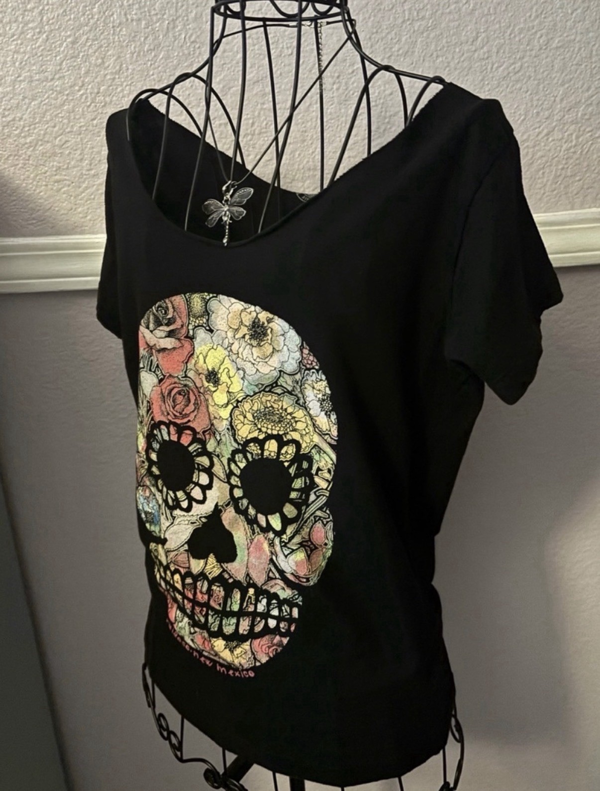 Women’s Black Sugar Skull Off The Shoulder Scoop Neck Tee Size M