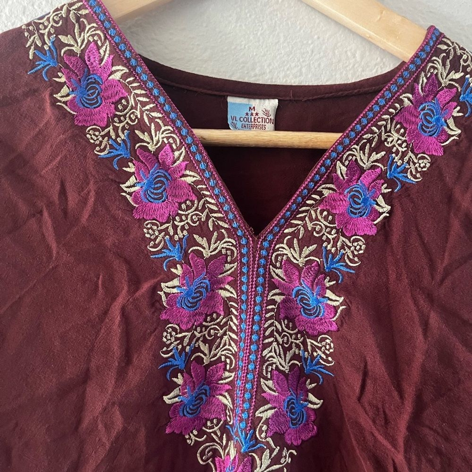 VL Collection SZ Medium Pakistan Embroidered Tunic Caftan Burgundy w/flowers